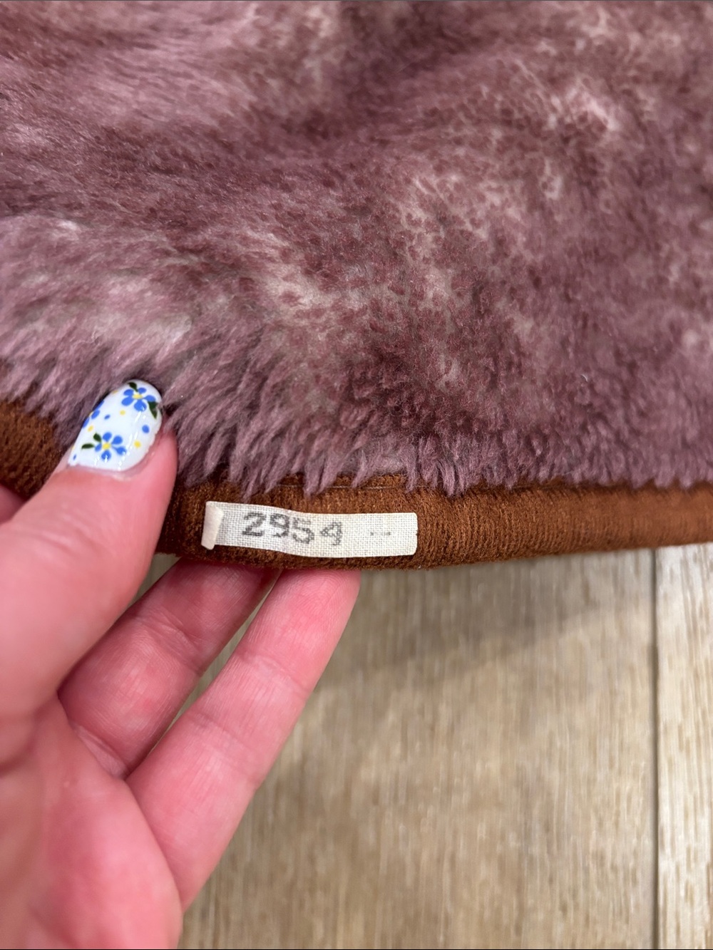 Vintage Floral Plush Throw Blanket in Beige and Deep Brown - Picture 4 of 4